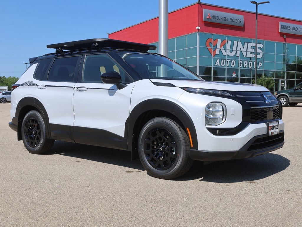 New 2025 Mitsubishi Outlander Trail Edition image 2