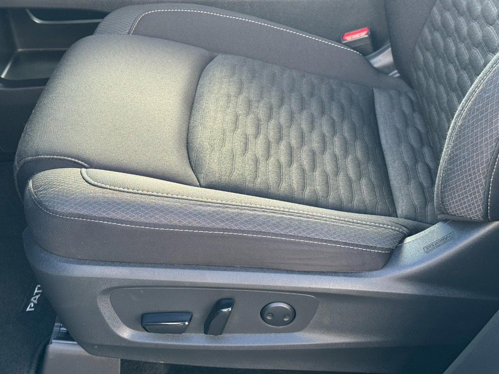 Used 2022 Nissan Pathfinder SV w/ SV Premium Package image 27