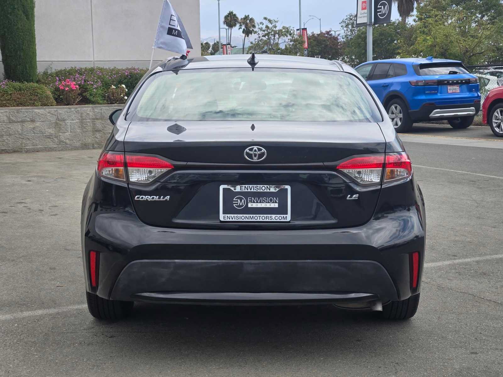Used 2020 Toyota Corolla LE w/ Carpet Mat Package (TMS) FWD image 6