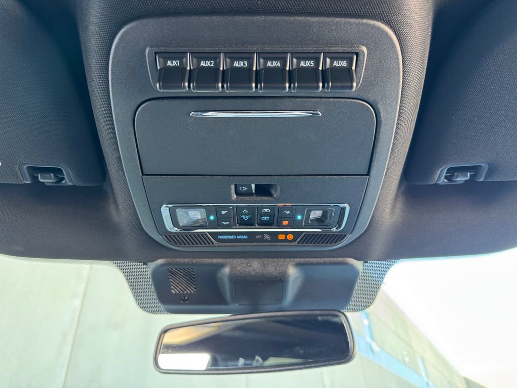 Used 2026 Ford F250 Platinum w/ Tremor Off-Road Package AWD/4WD image 21