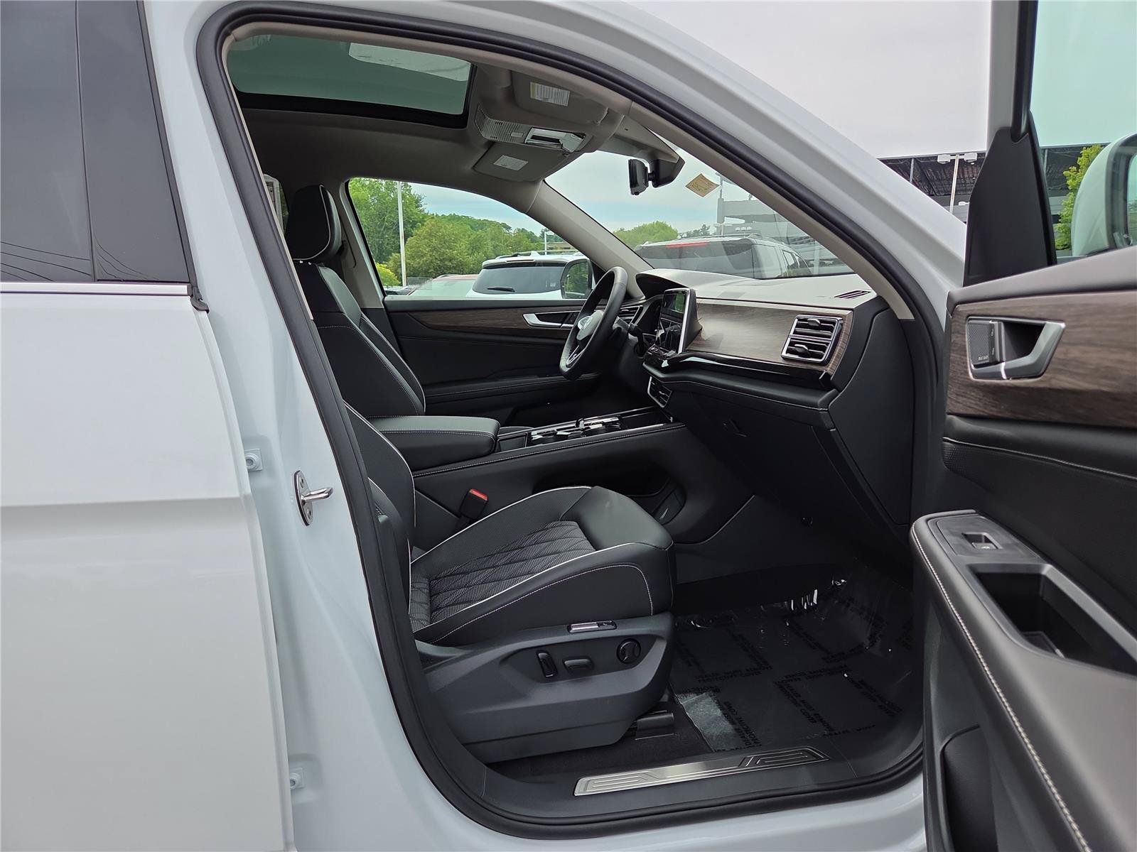 New 2026 Volkswagen Atlas SEL Premium R-Line AWD/4WD image 25