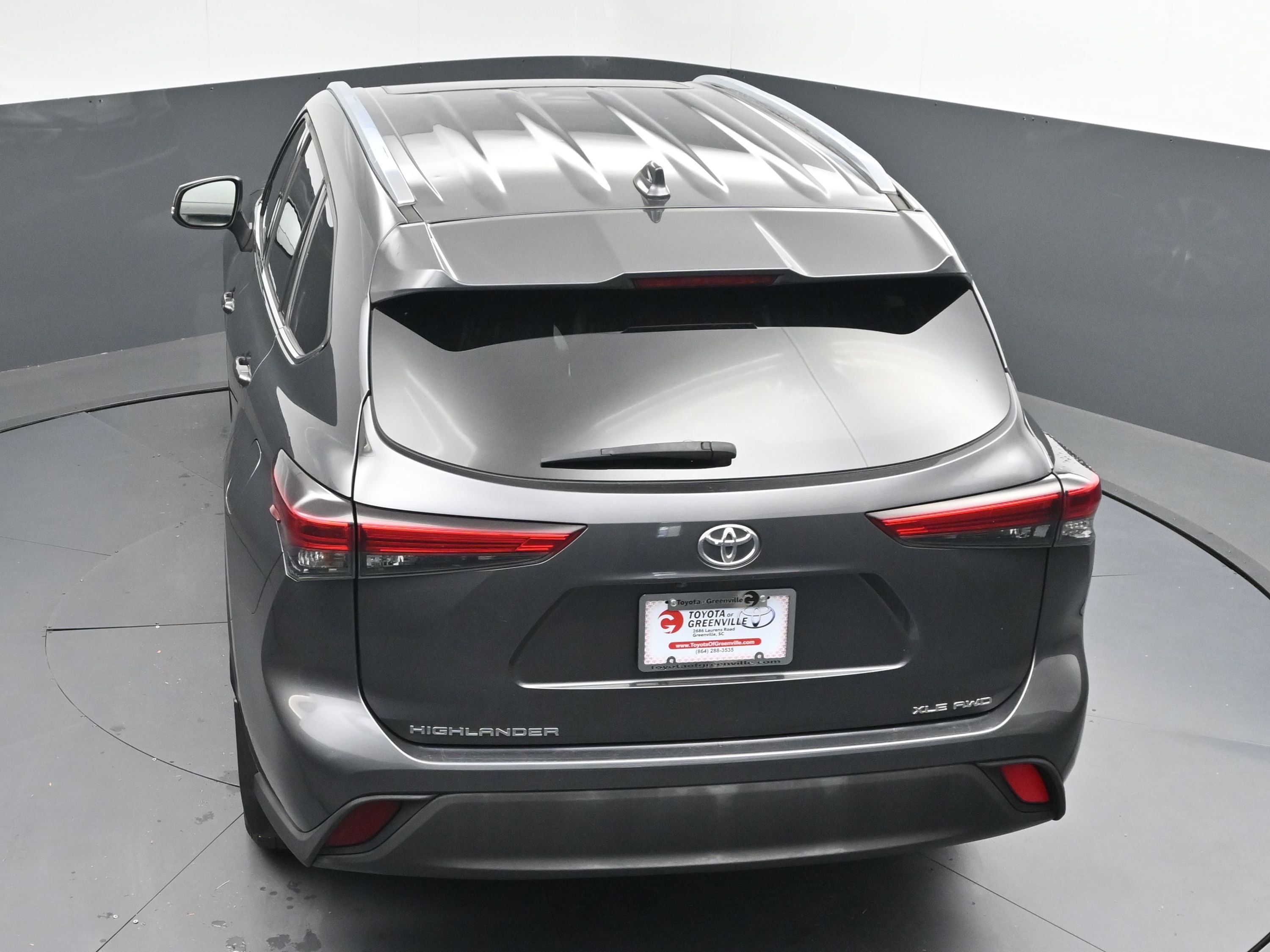 Used 2020 Toyota Highlander XLE image 37