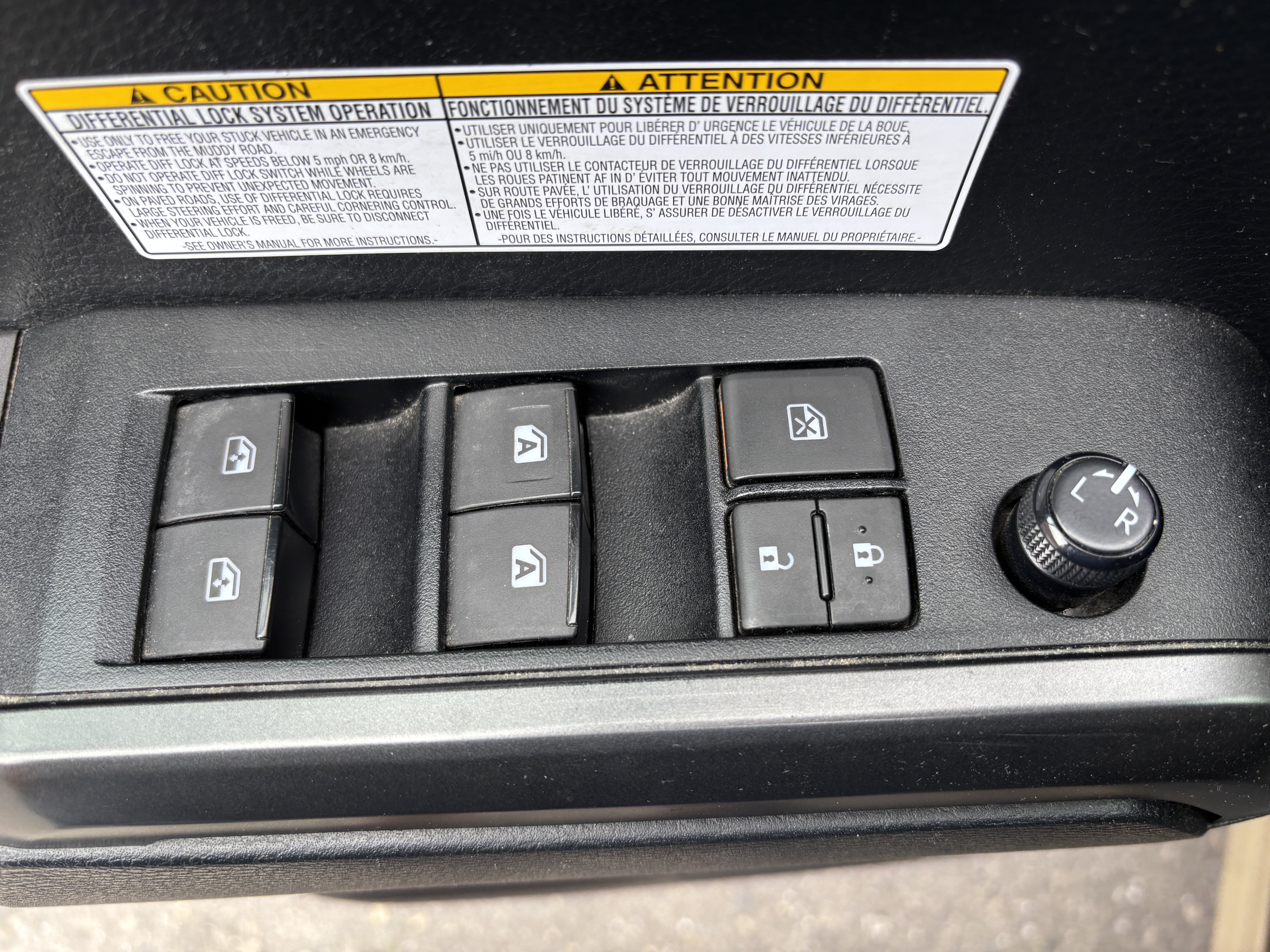 Used 2019 Toyota Tacoma TRD Off-Road w/ Technology Package AWD/4WD image 16
