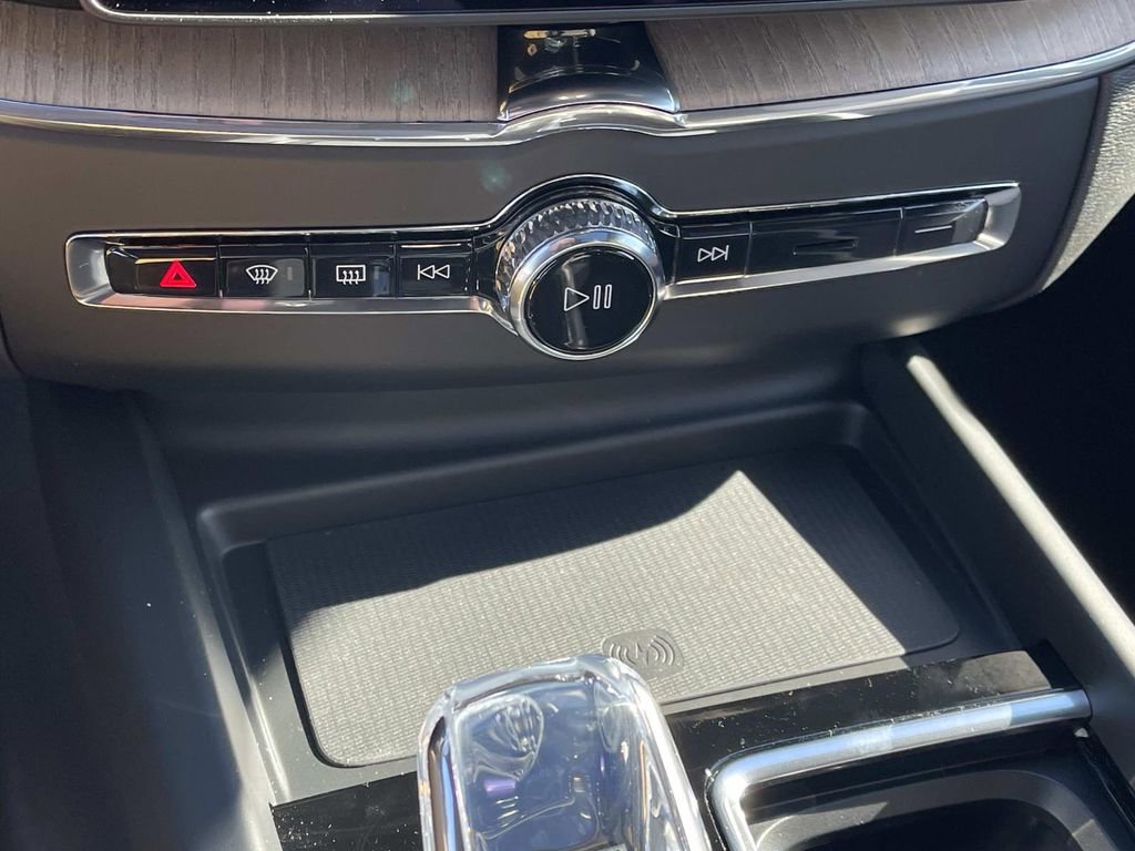 New 2026 Volvo XC60 B5 Plus w/ Climate Package image 29