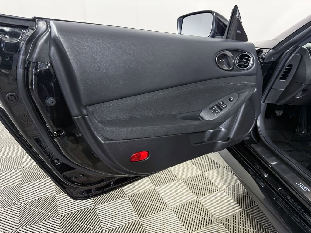 Certified 2024 Nissan Z Sport w/ Floor Mat Package image 43