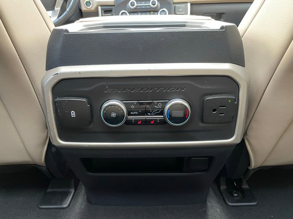 Used 2024 Ford Expedition Limited AWD/4WD image 30