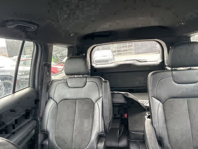 Used 2023 Jeep Grand Cherokee L Laredo image 9