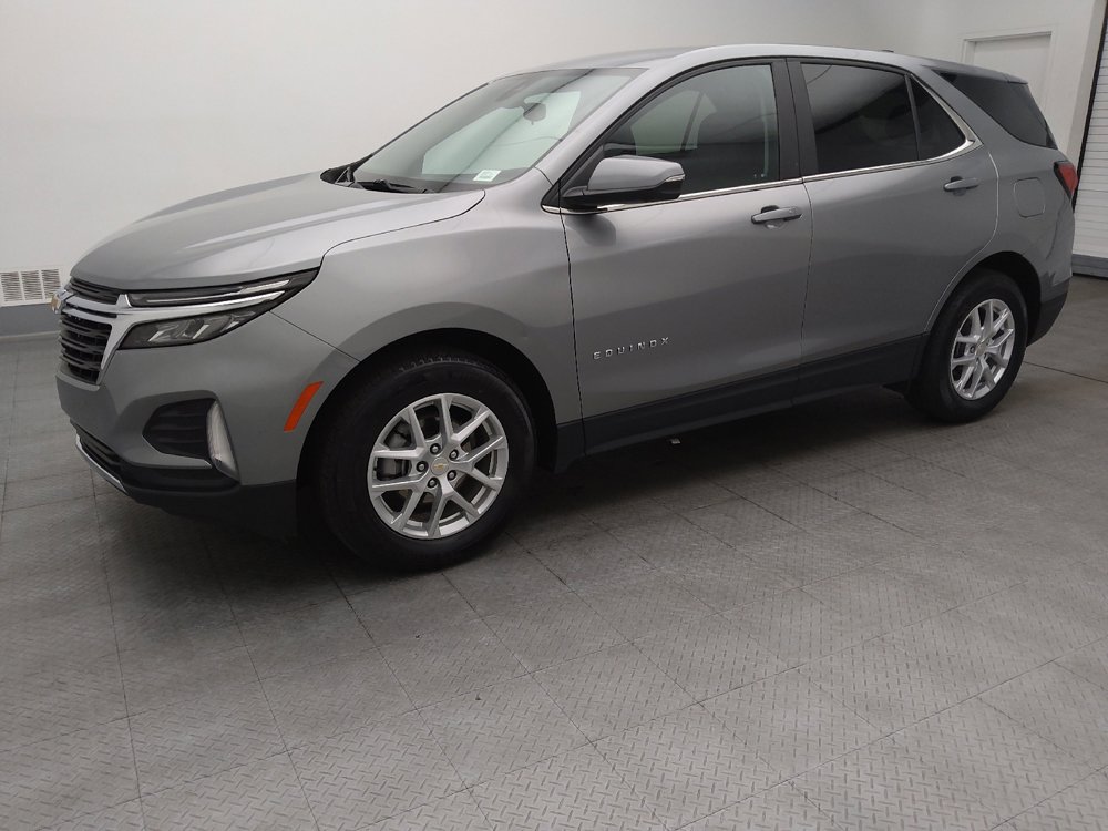Used 2023 Chevrolet Equinox LT image 2