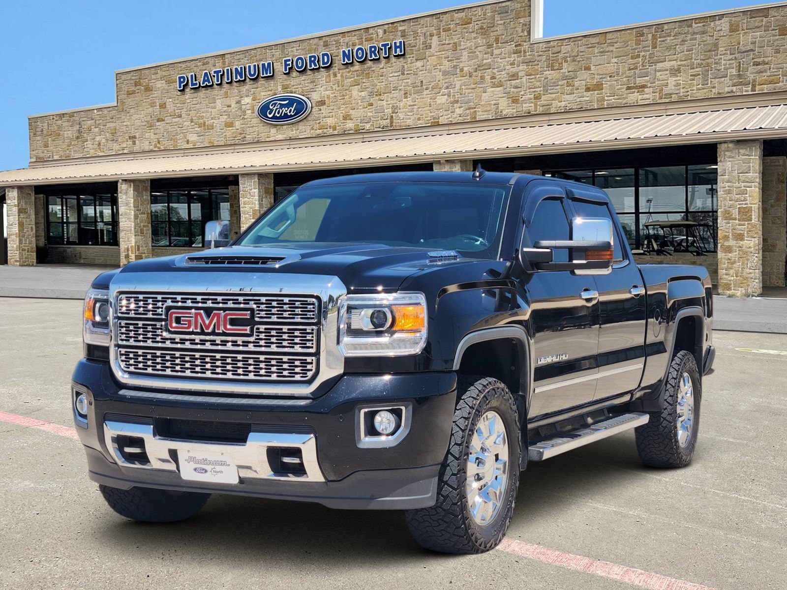 Used 2018 GMC Sierra 2500 Denali w/ Duramax Plus Package AWD/4WD image 2
