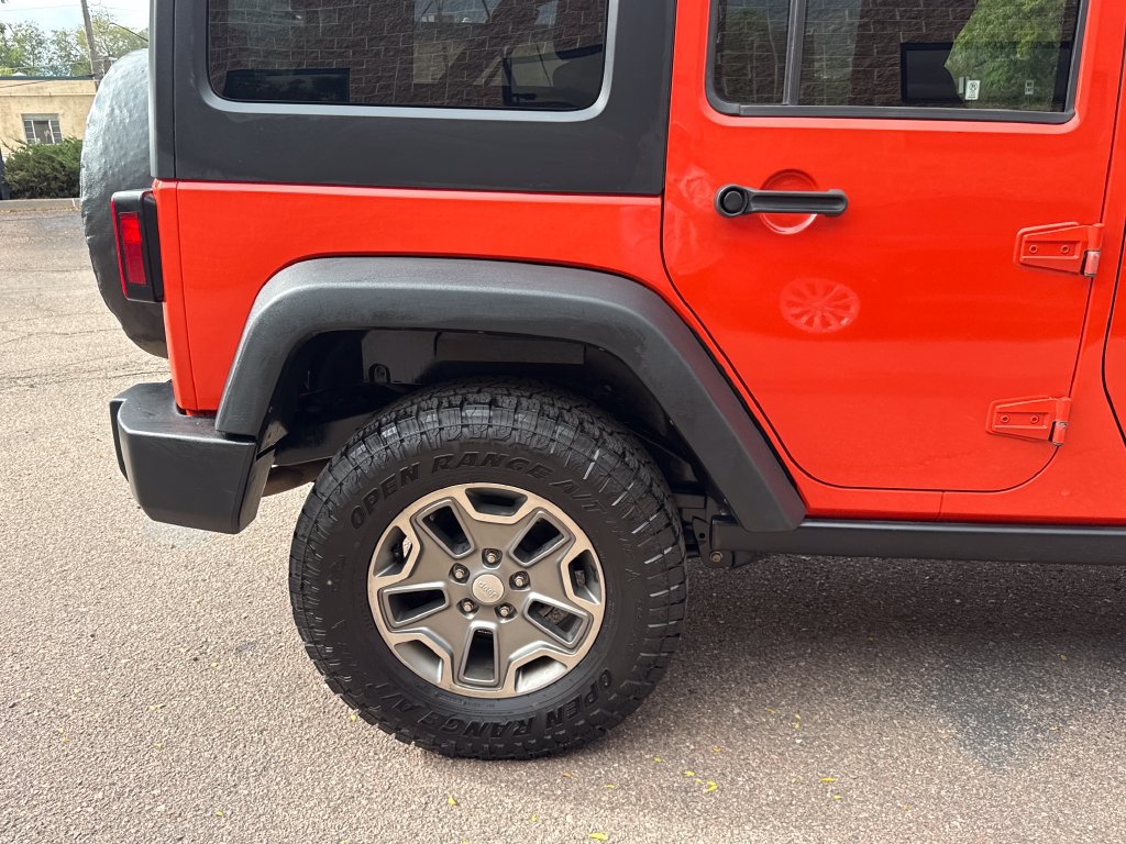 Used 2015 Jeep Wrangler Unlimited Rubicon w/ Connectivity Group AWD/4WD image 32