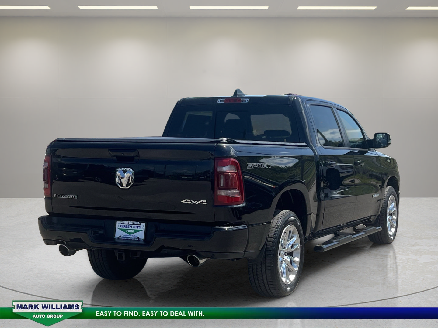 Used 2023 RAM 1500 Laramie AWD/4WD image 3
