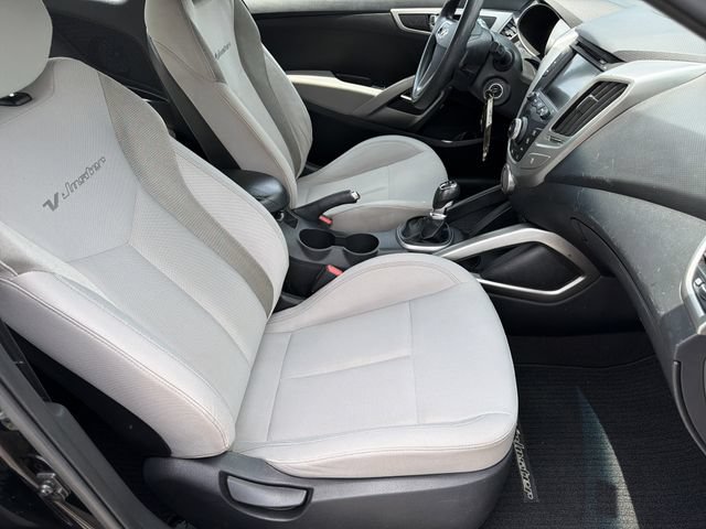 Used 2013 Hyundai Veloster FWD image 13