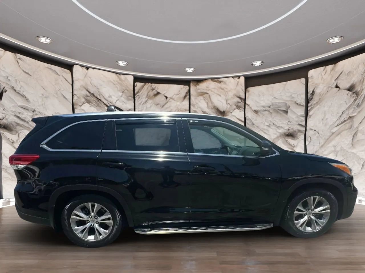 Used 2014 Toyota Highlander XLE image 8