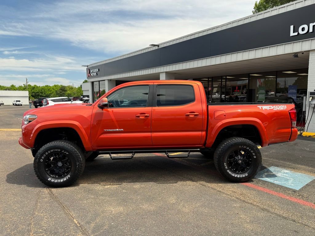 Used 2017 Toyota Tacoma TRD Sport w/ Tow Package (A/T) image 10