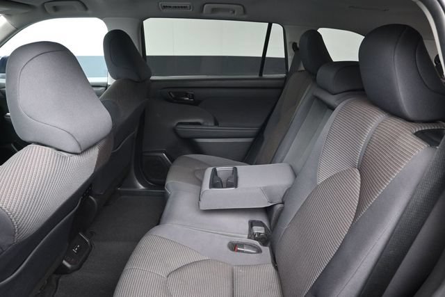 Certified 2024 Toyota Highlander LE AWD/4WD image 28