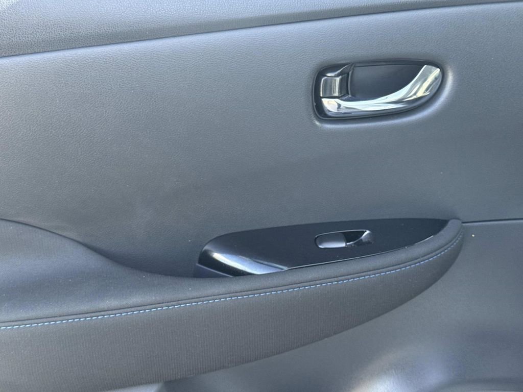 Certified 2025 Nissan Leaf SV Plus image 12