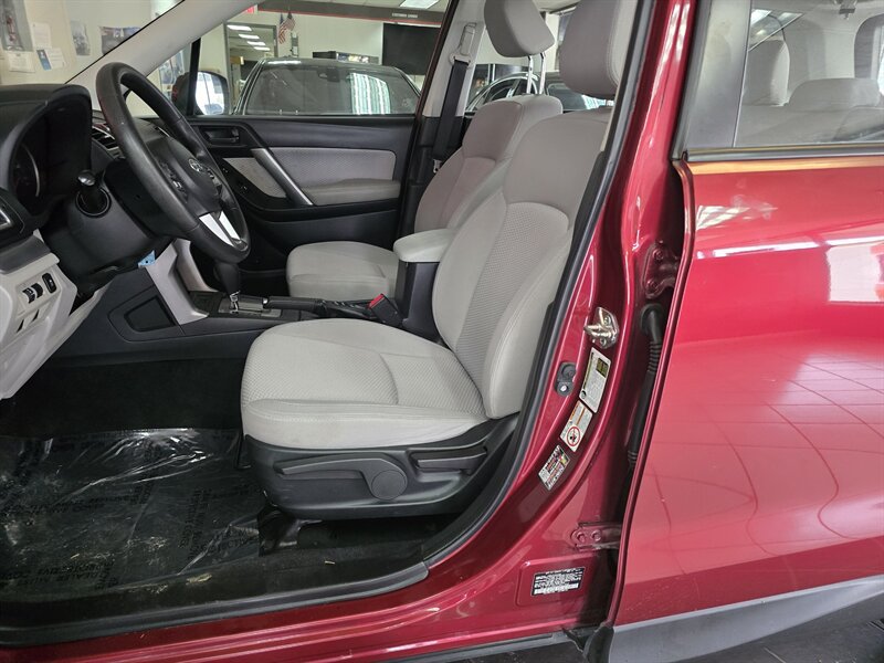 Used 2018 Subaru Forester 2.5i w/ Alloy Wheel Package AWD/4WD image 9