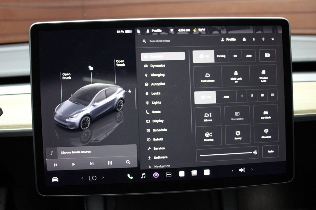 Used 2023 Tesla Model Y Long Range AWD/4WD image 23