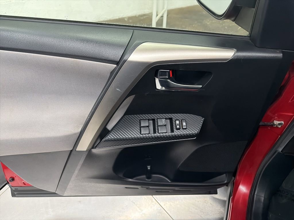 Used 2015 Toyota RAV4 XLE image 15