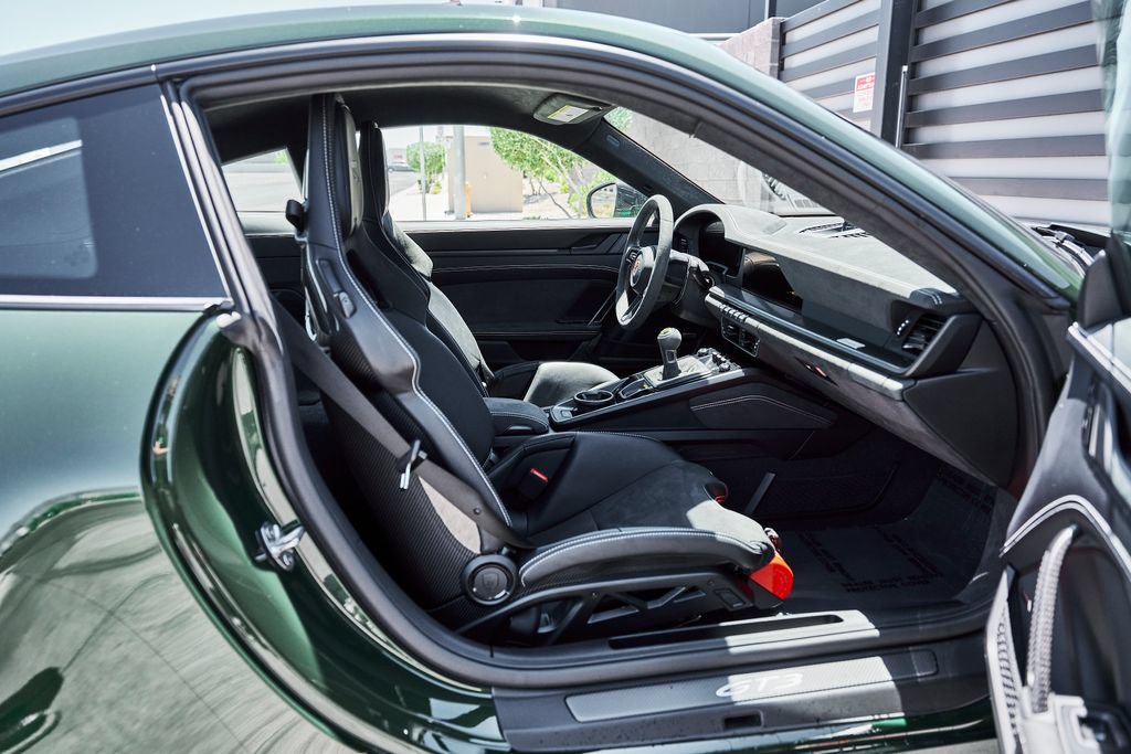 Used 2025 Porsche 911 GT3 w/ Weissach Package RWD image 30