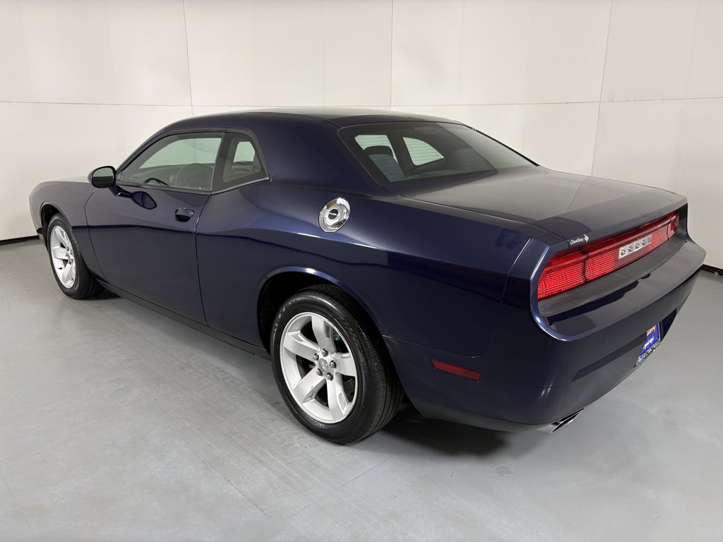 Used 2014 Dodge Challenger SXT image 7