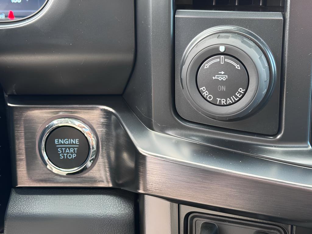 New 2026 Ford F250 Lariat w/ Black Appearance Package image 18