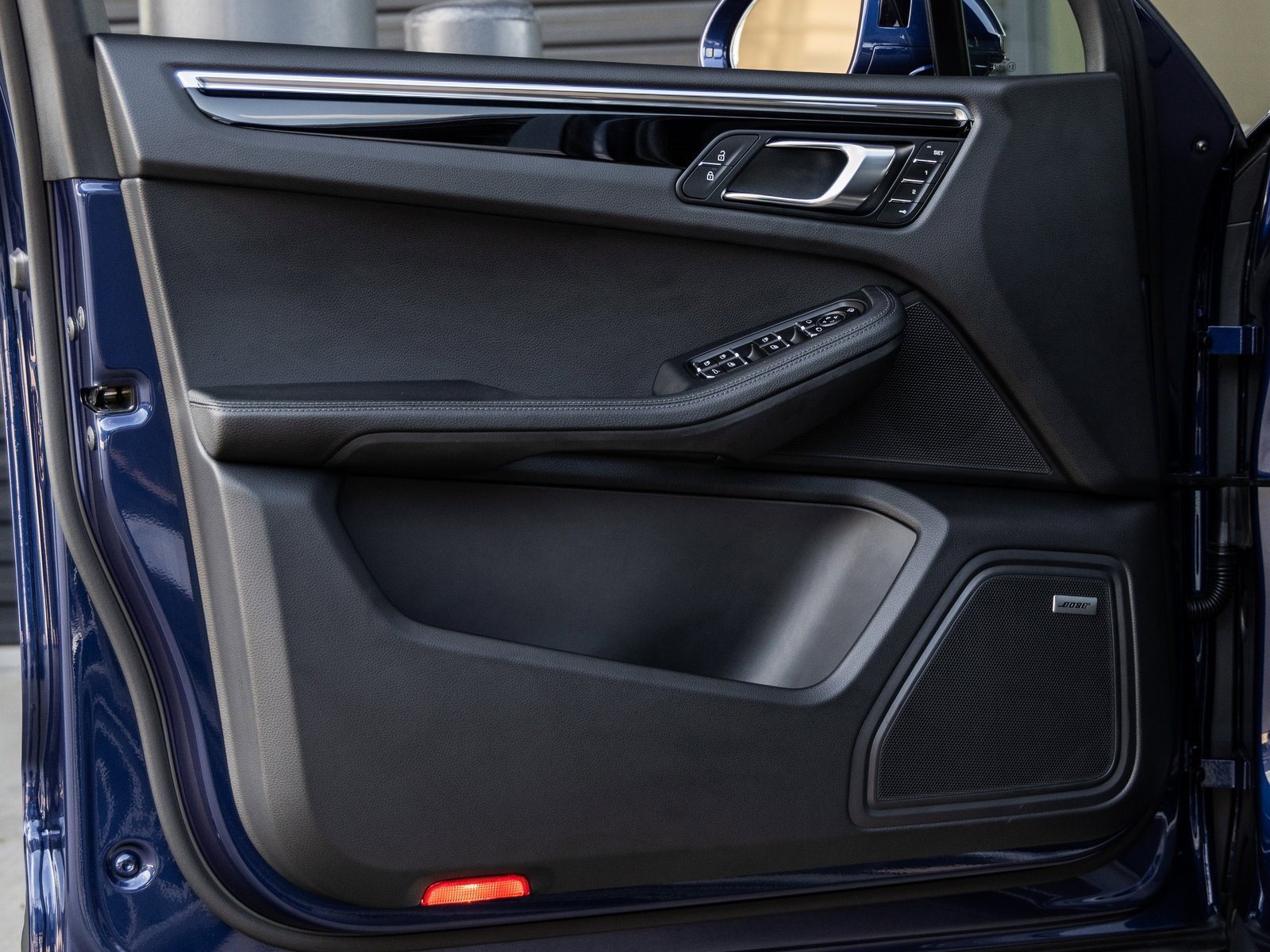 New 2026 Porsche Macan image 22