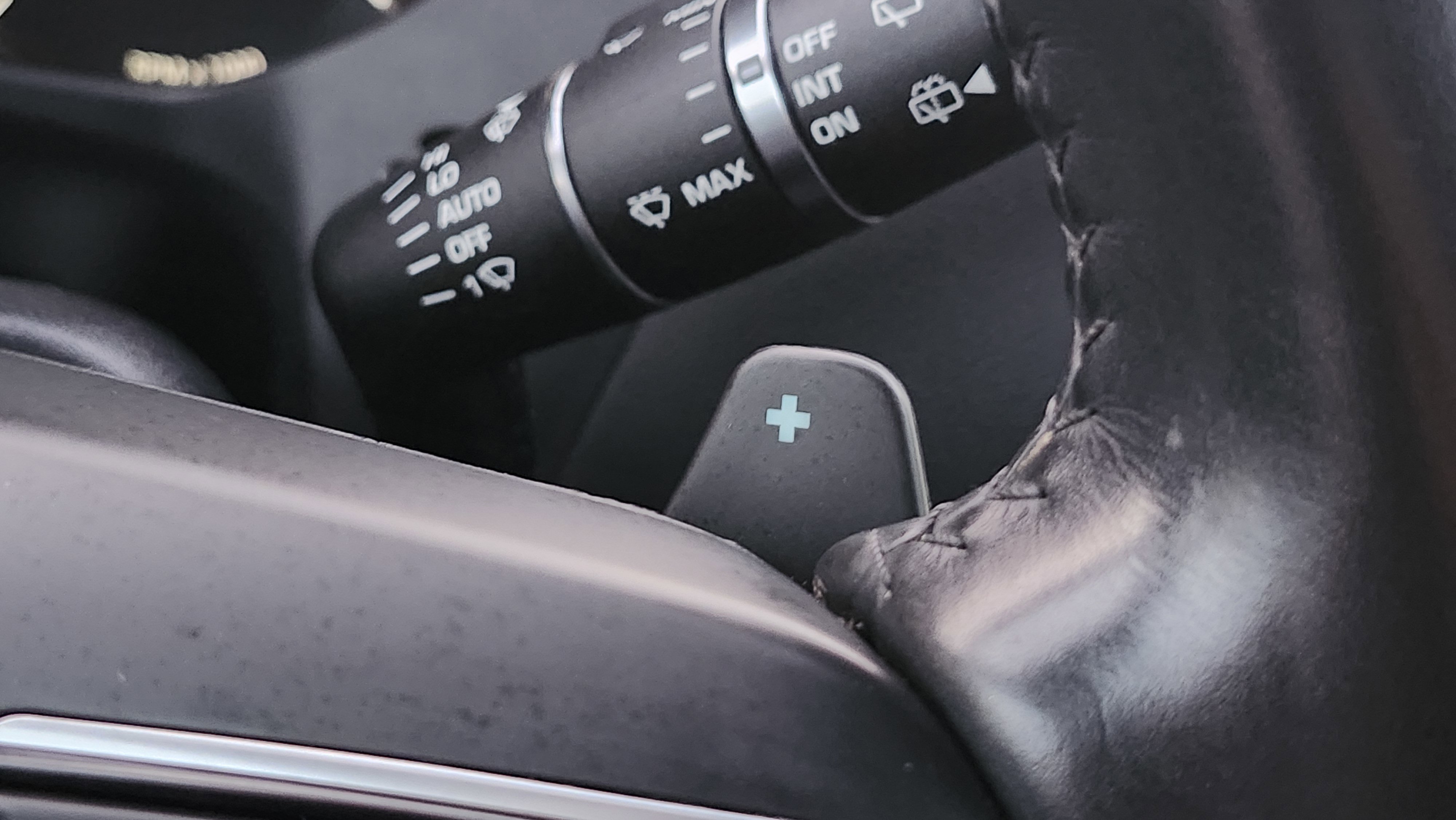 Used 2020 Jaguar F-PACE Premium image 37