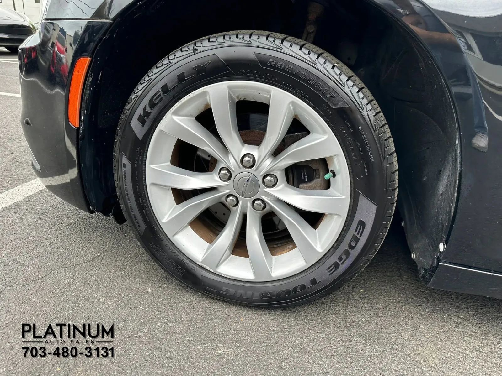 Used 2015 Chrysler 300 Limited image 20
