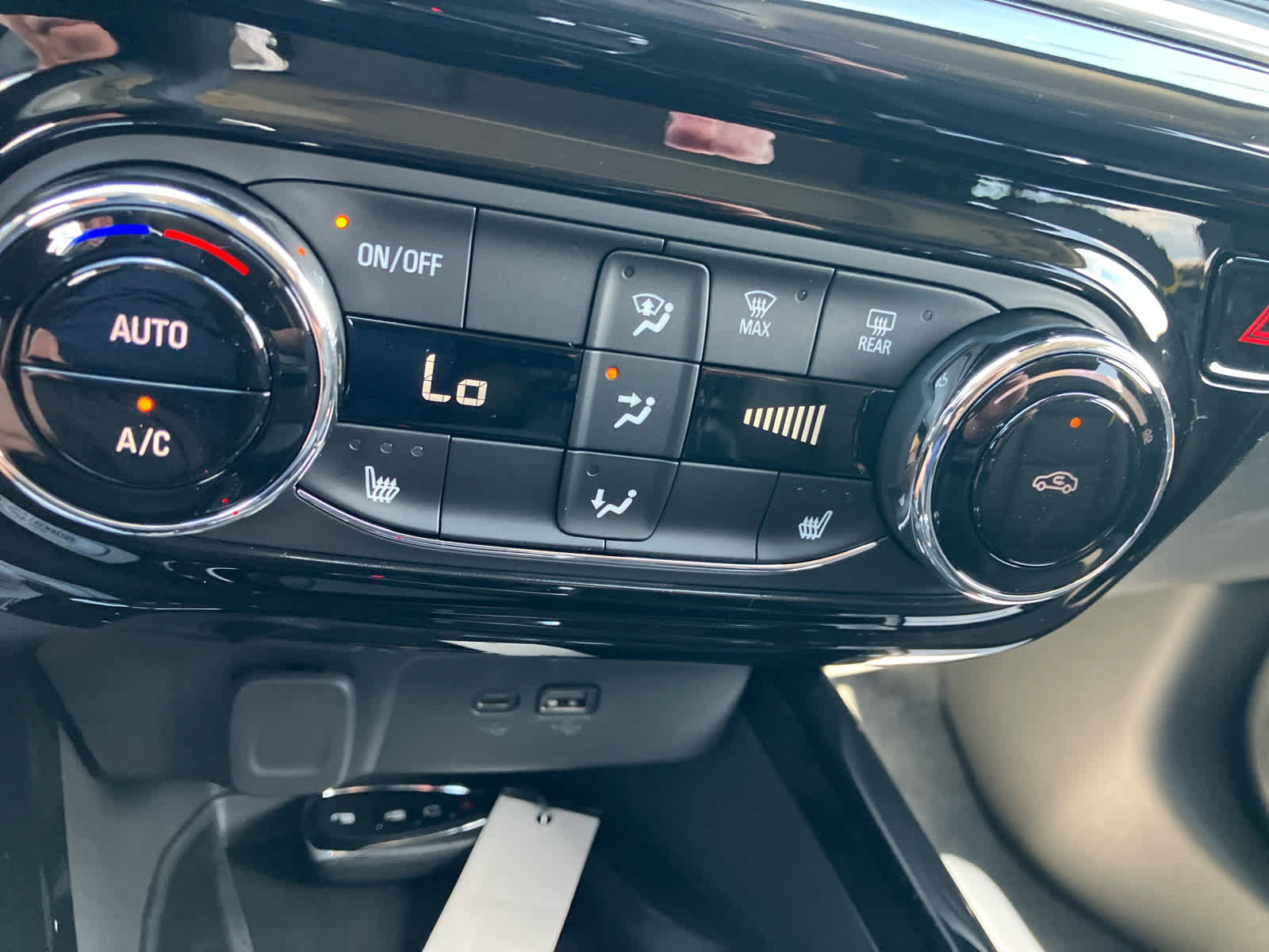 New 2026 Chevrolet Trax ACTIV w/ Sunroof Package FWD image 26