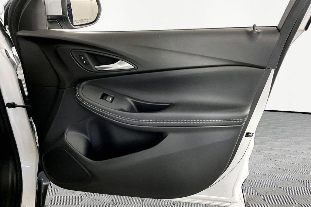 Certified 2022 Buick Encore GX Essence w/ Advanced Technology Package AWD/4WD image 27