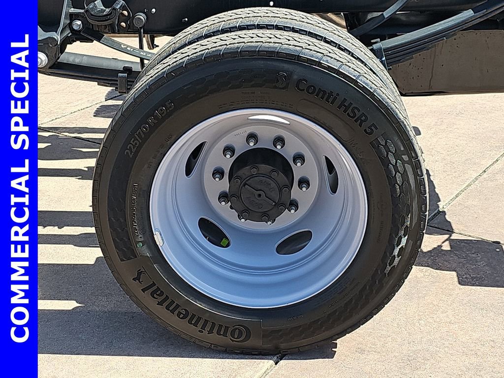 New 2025 Ford F550 4x4 Regular Cab Super Duty image 37