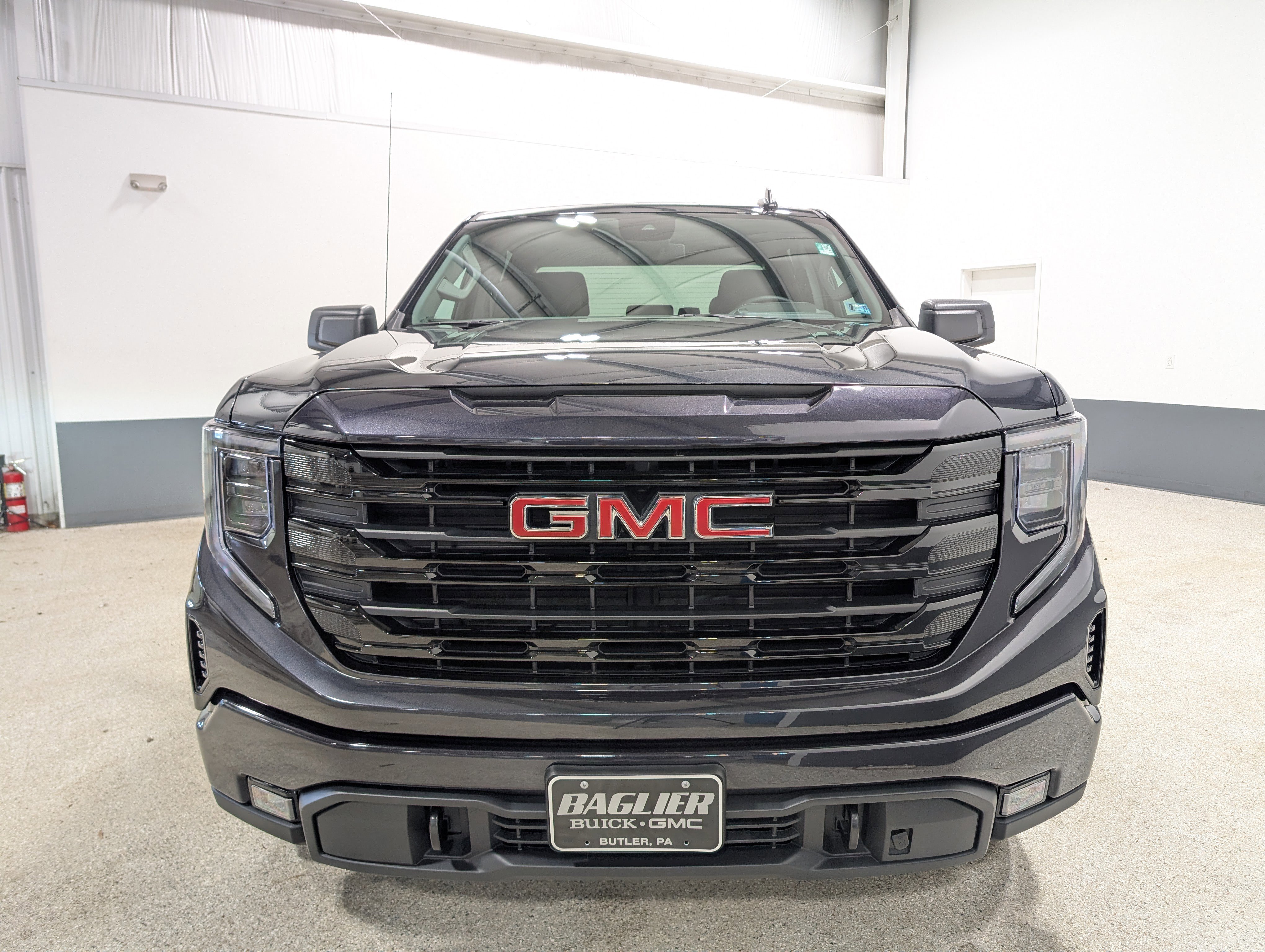 Used 2025 GMC Sierra 1500 Elevation w/ X31 Off-Road Package AWD/4WD image 8