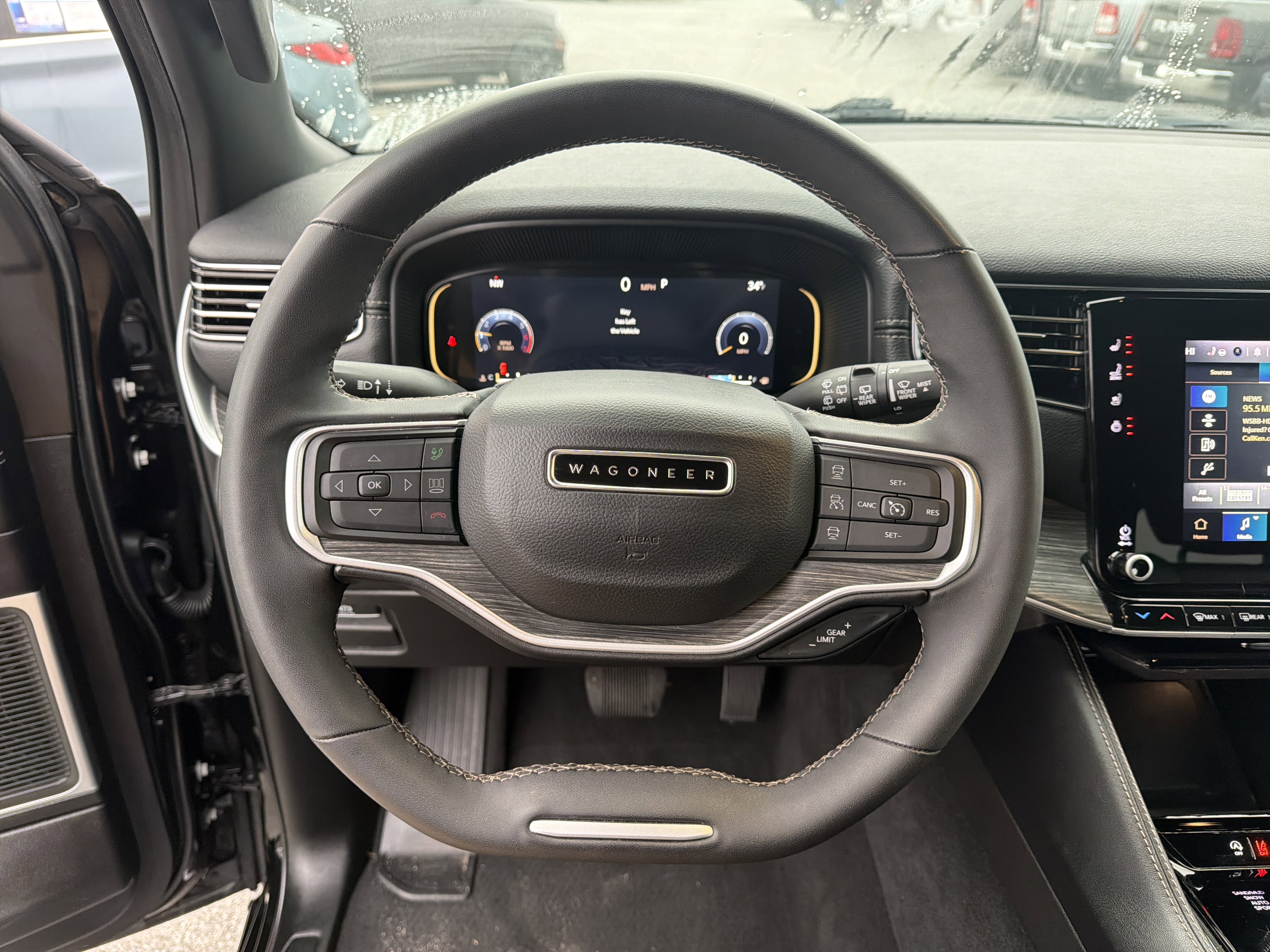 Used 2024 Jeep Wagoneer Series II w/ Flexible Seating Group image 27