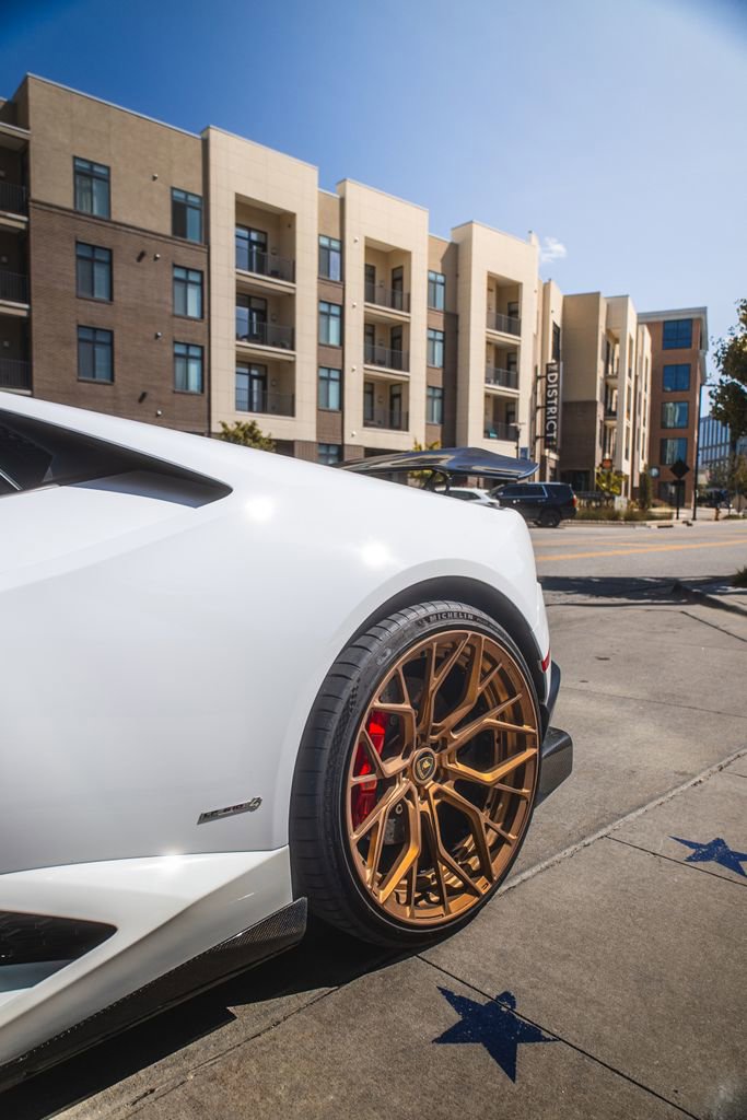 Used 2015 Lamborghini Huracan LP 610-4 image 8