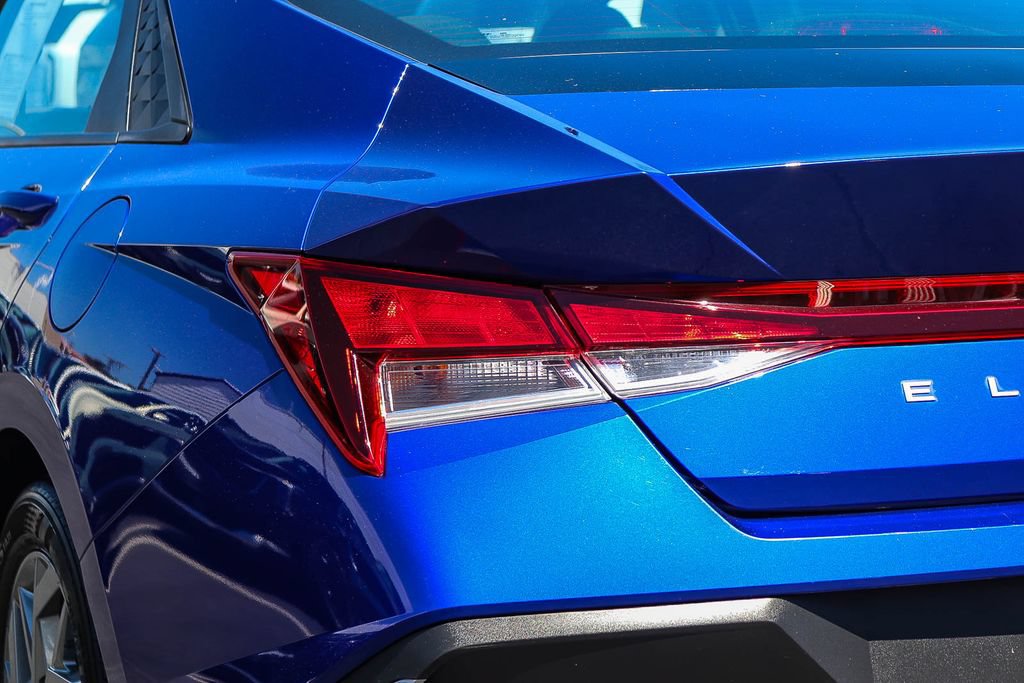 Used 2024 Hyundai Elantra SEL FWD image 7