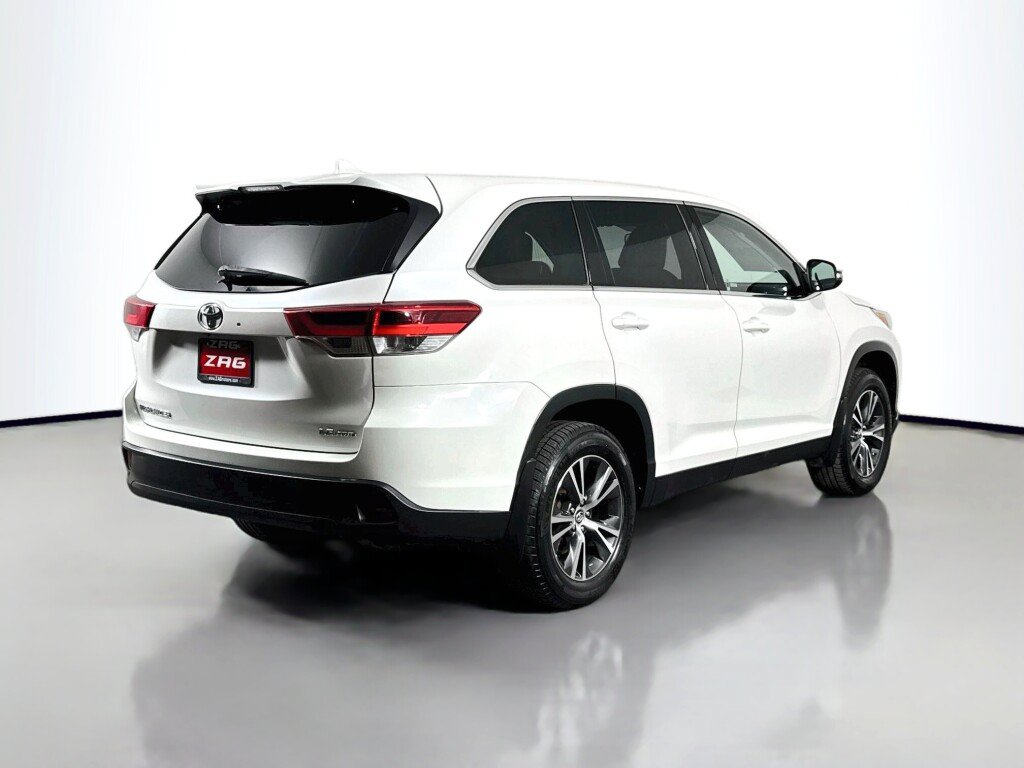 Used 2019 Toyota Highlander Plus AWD/4WD image 5