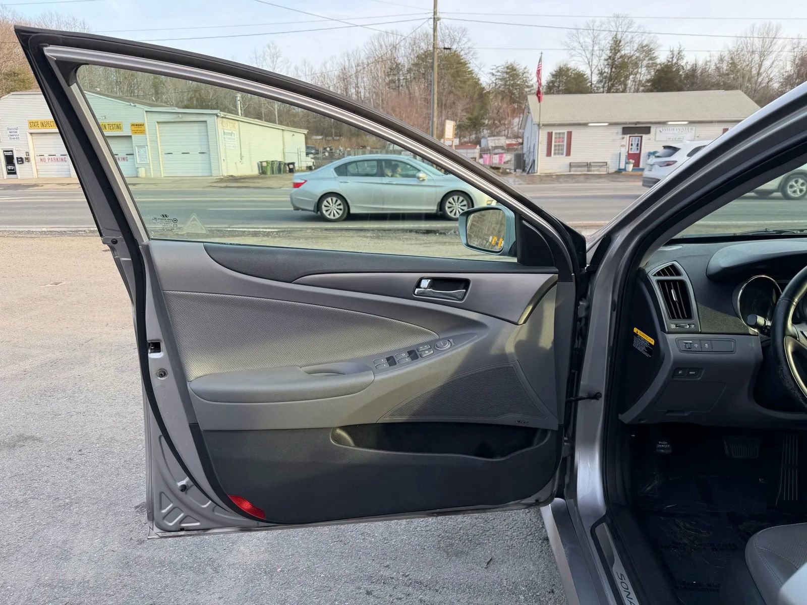 Used 2013 Hyundai Sonata Limited image 24