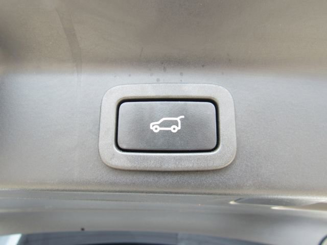 Used 2020 Jaguar F-PACE S image 29