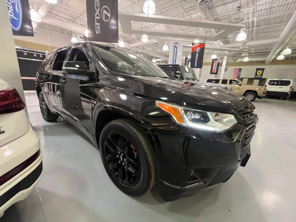 Used 2021 Chevrolet Traverse Premier w/ Redline Edition image 3