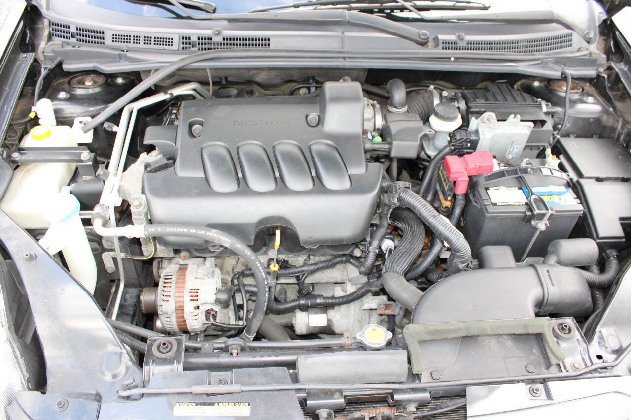 Used 2011 Nissan Sentra 2.0 SR w/ Convenience Pkg FWD image 24