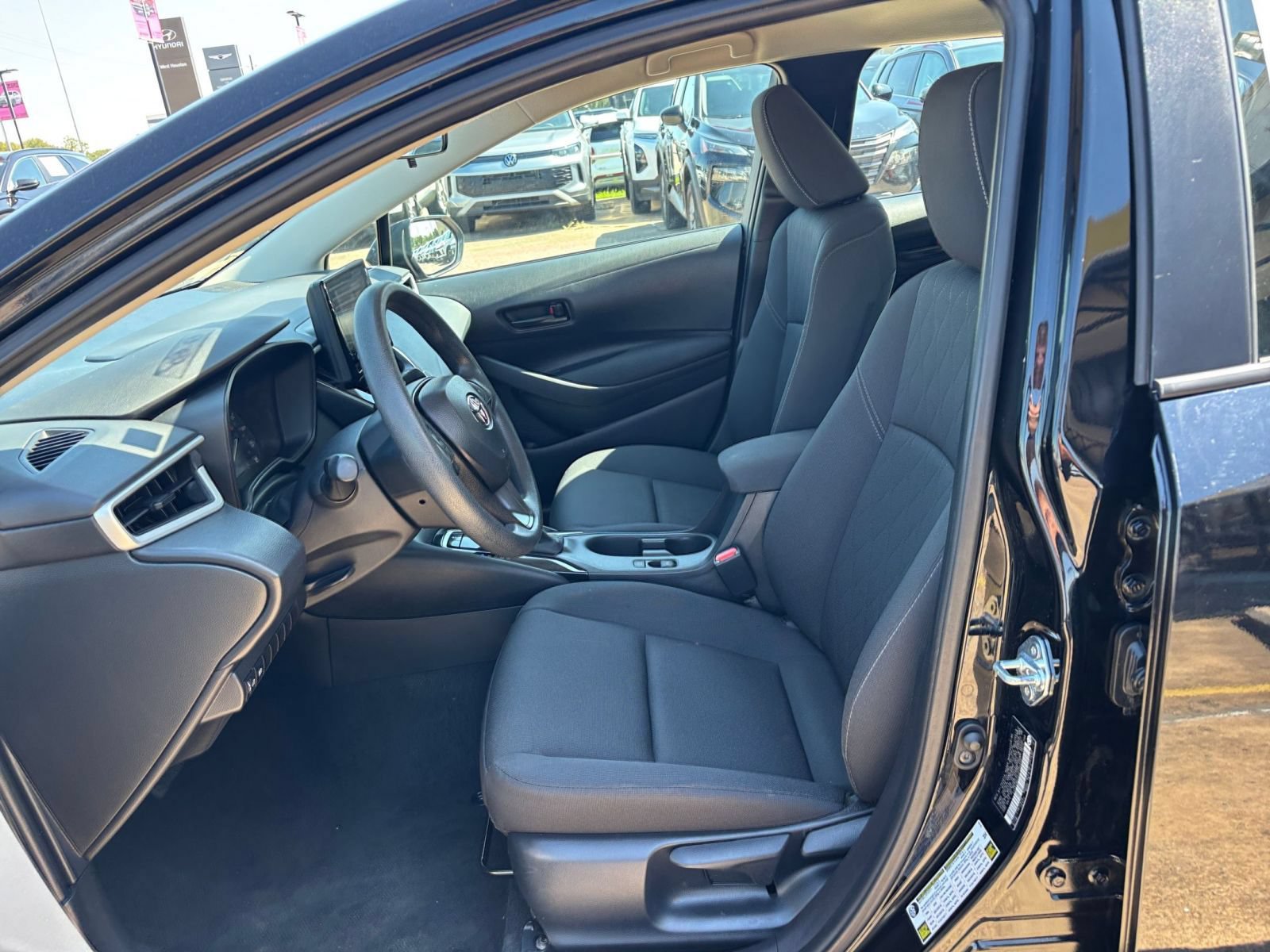 Used 2025 Toyota Corolla LE FWD image 24