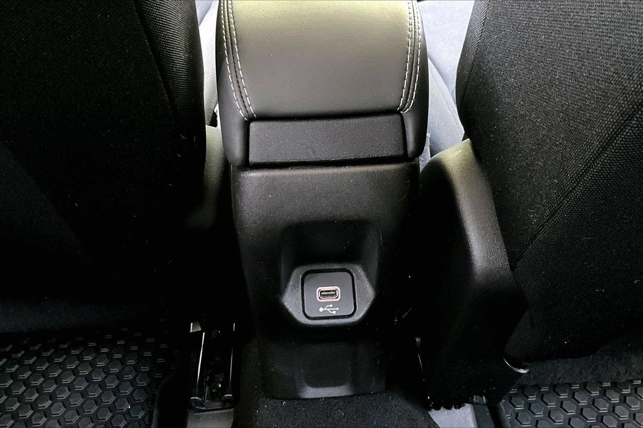 Certified 2022 Jeep Renegade Latitude AWD/4WD image 16