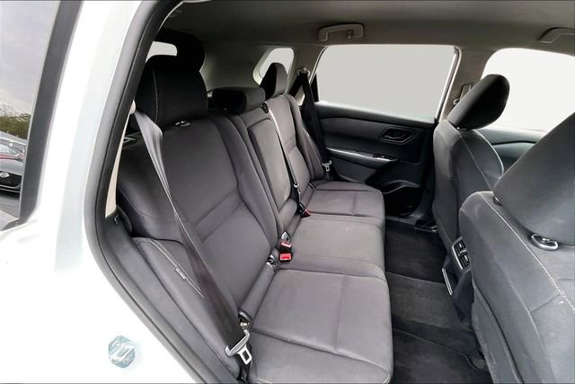 Used 2024 Nissan Rogue S image 17