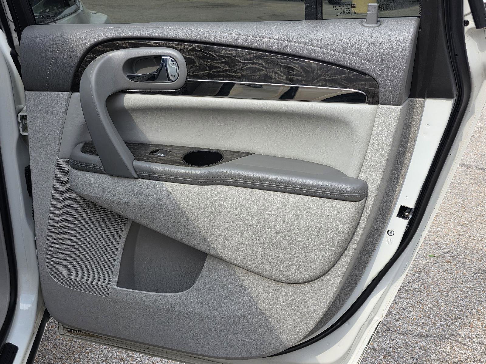 Used 2014 Buick Enclave Convenience FWD image 29