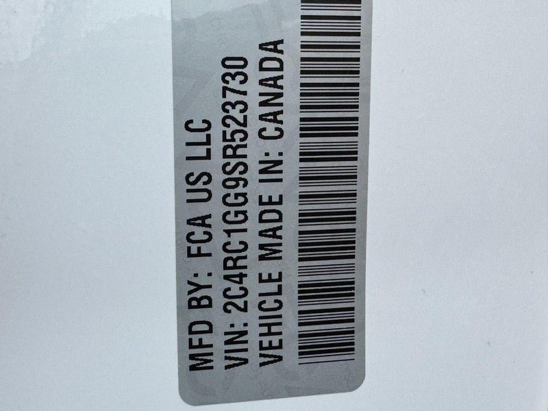 Used 2025 Chrysler Pacifica Limited FWD image 32