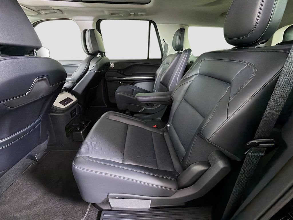 Used 2026 Lincoln Navigator L Reserve AWD/4WD image 25