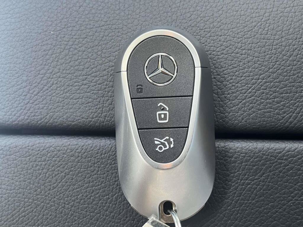 New 2026 Mercedes-Benz C 300 4MATIC Sedan image 4