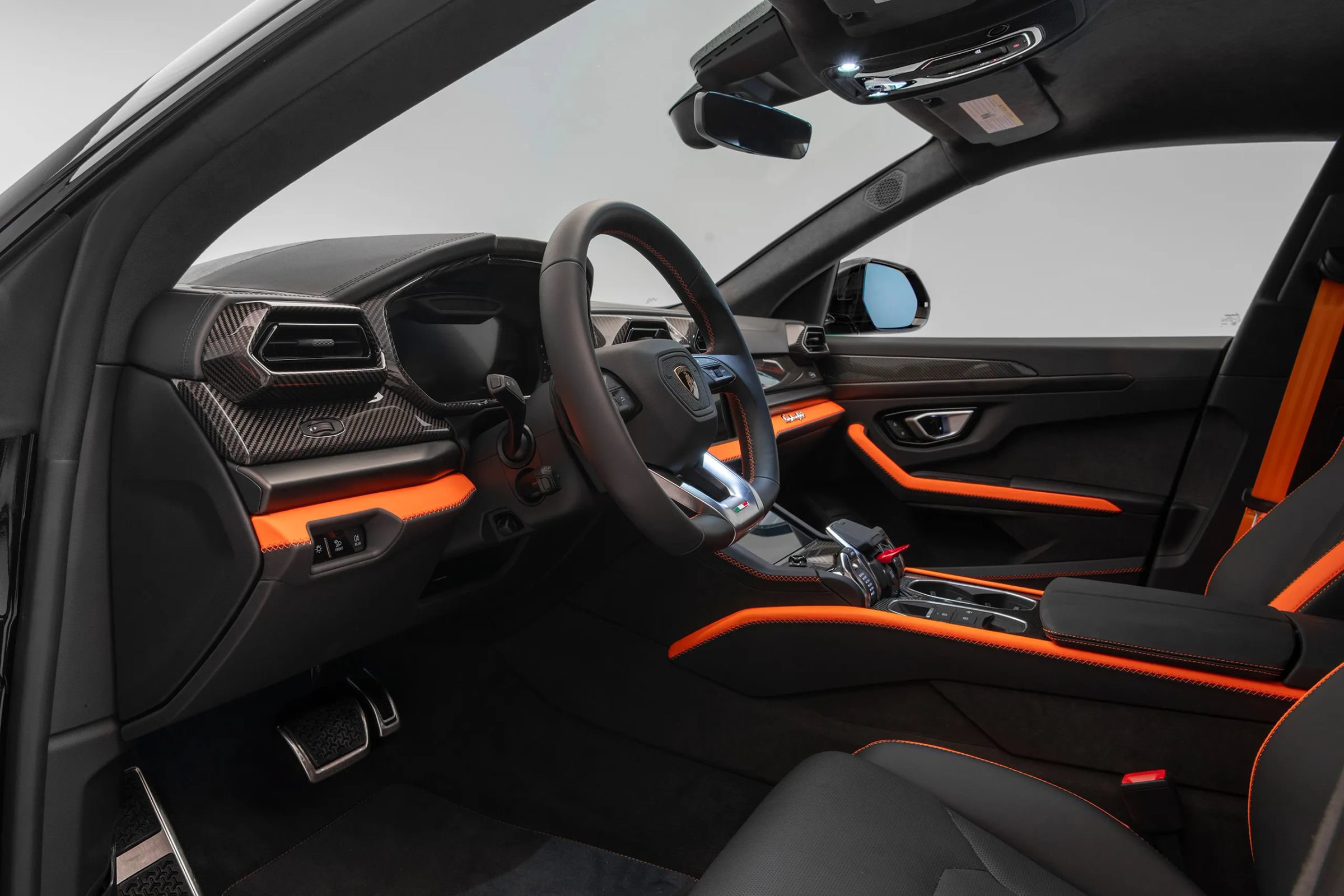 Used 2026 Lamborghini Urus SE AWD/4WD image 18