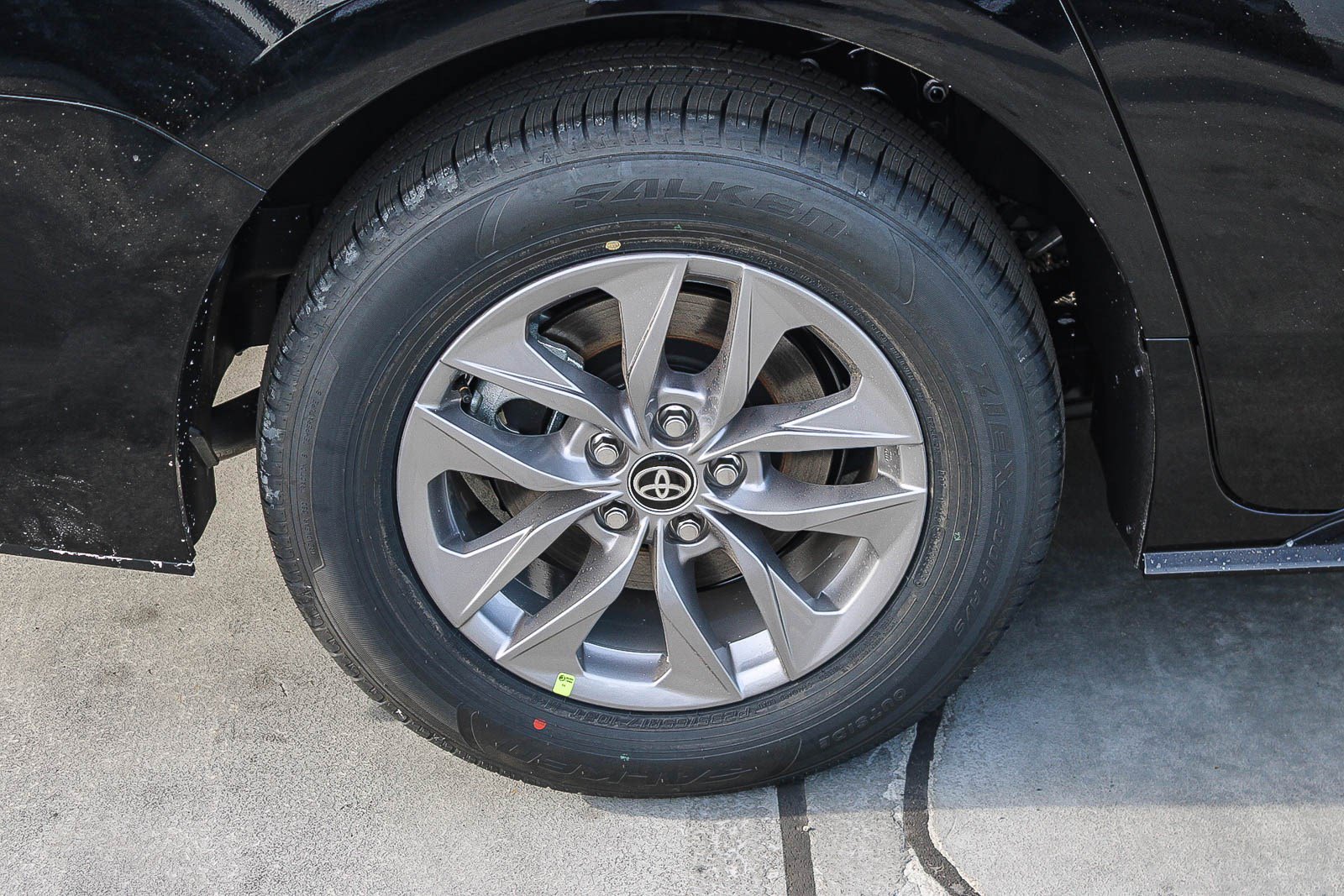 New 2026 Toyota Sienna XLE FWD image 12